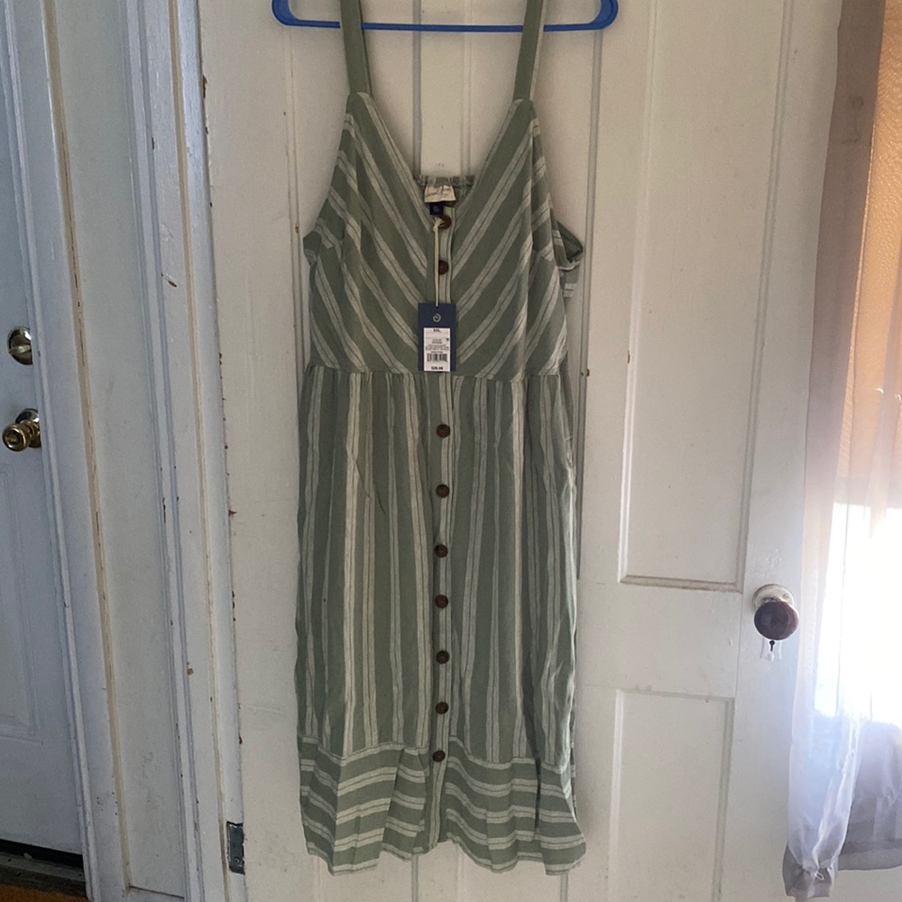 Green midi dress